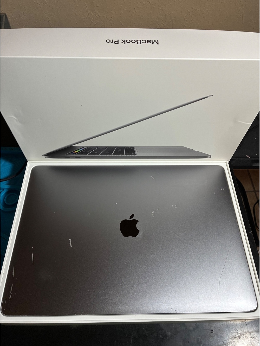 Apple MacBook Pro15 Space Gray Laptop, Ram 16gb, 512gb ssd, MacOS 2022, with box